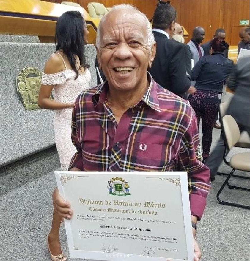 Seu Alberto, da Empada do Alberto, recebe homenagem na Câmara Municipal de Goiânia, Goiás — Foto: Reprodução/Instagram