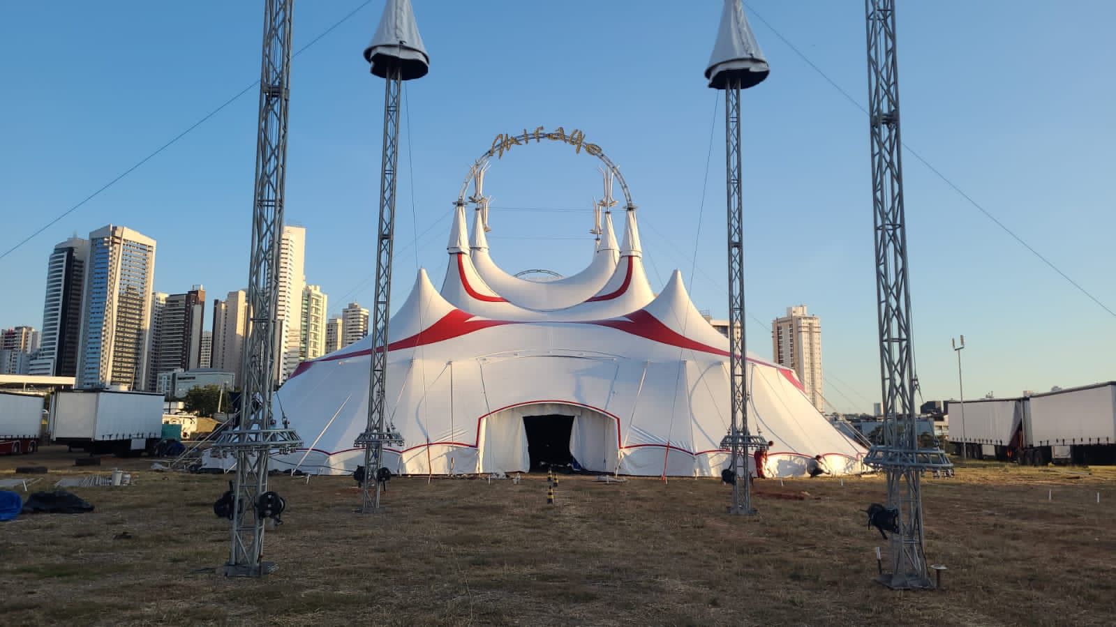 O circo se iguala com a estrutura de grandes festivais de música no Brasil -(Foto: Divulgação)