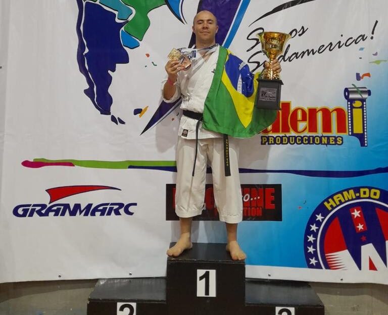 Carateca goiano vence Campeonato