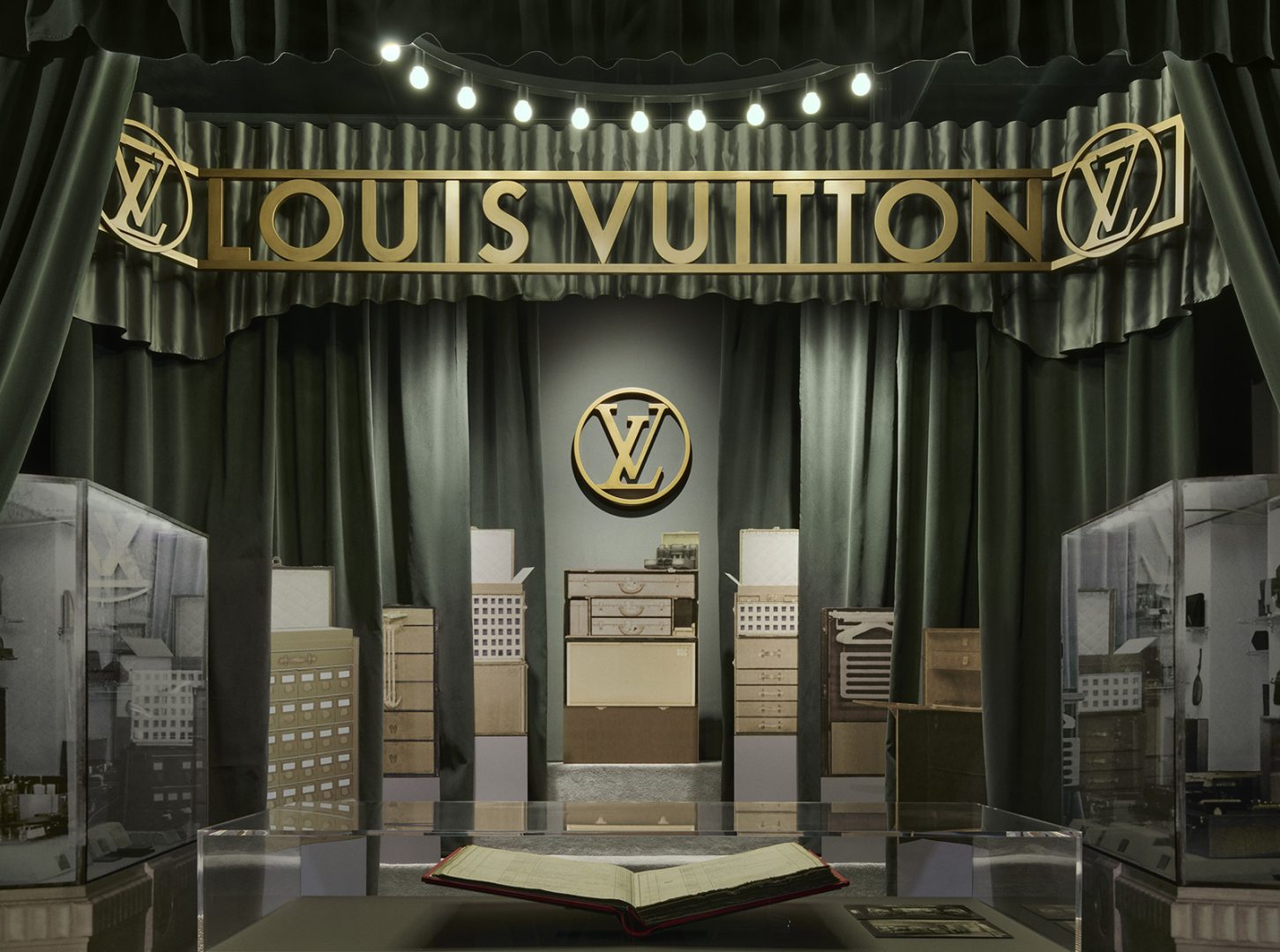 Louis Vuitton Art Déco Paris