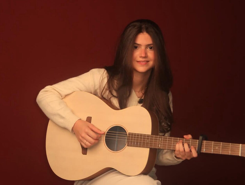 Bia Lasmar clipe Coração de Barro