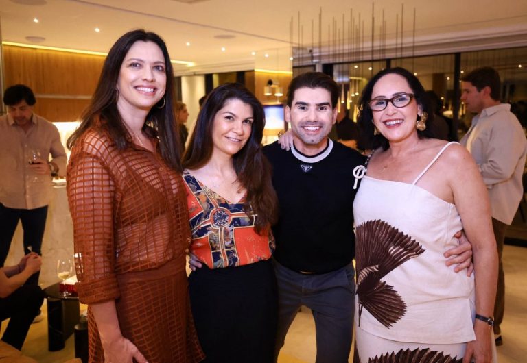Graziela Martine, Vivian Cecco, Jacy Filho e Ciça Carvello