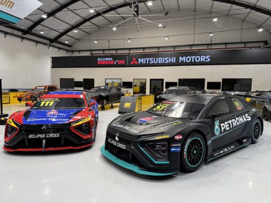 Scuderia Bandeiras e Mitsubishi