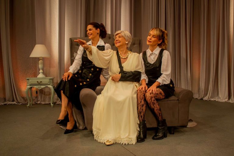 Três Mulheres Altas