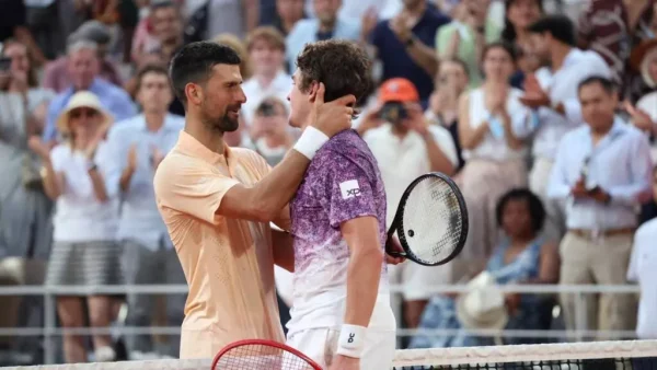João Fonseca vence Djokovic de virada e alcança feito histórico em Roland Garros