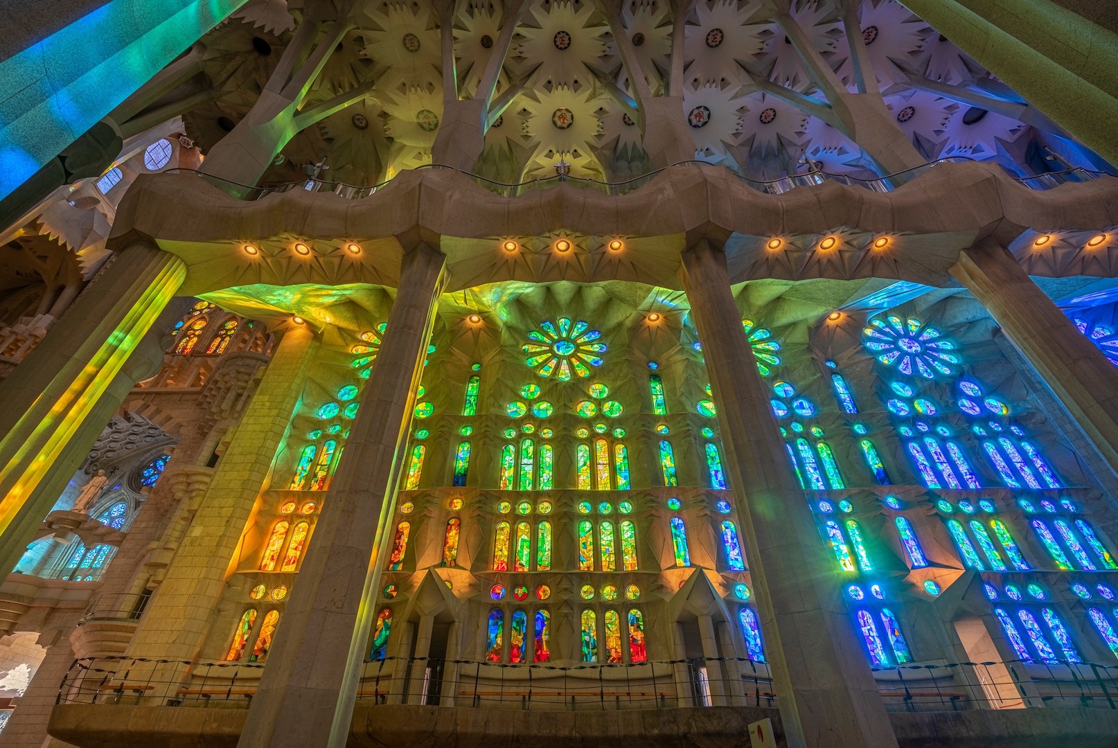 Interior da Basilica Sagrada Família