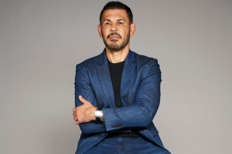 O lançamento do “Jardins Áustria”, o 1° da FGR Incorporações na GO-060 terá uma palestra do campeão de UFC, o lutador “Rodrigo Minotauro”, dia 6-8, no Centro de Convenções da P (3)