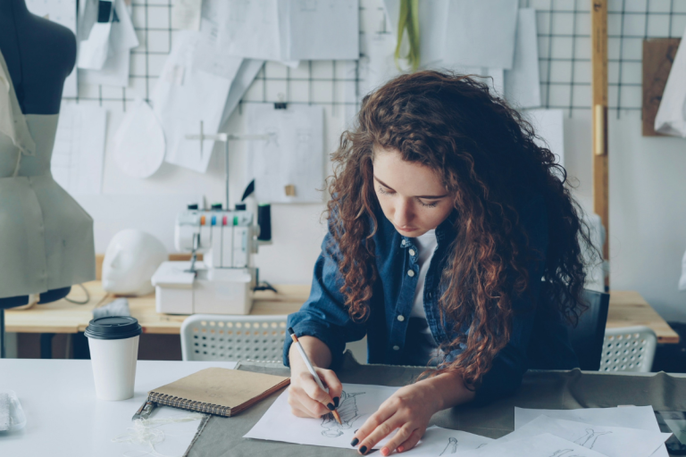 Senac Goiás promove cursos de marketing digital e inteligência artificial para impulsionar negócios de moda