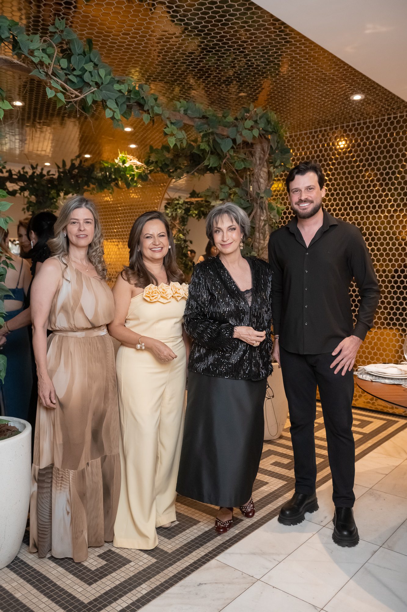 Cândida Dias, Hellen Simone, Claudia Matarazzo e Hallex
