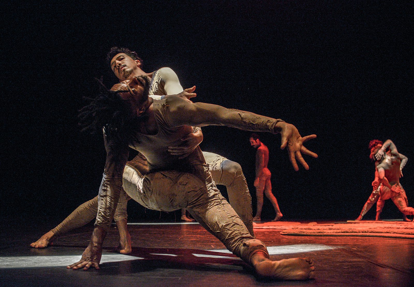 Quasar Cia de Dança Menos da Metade