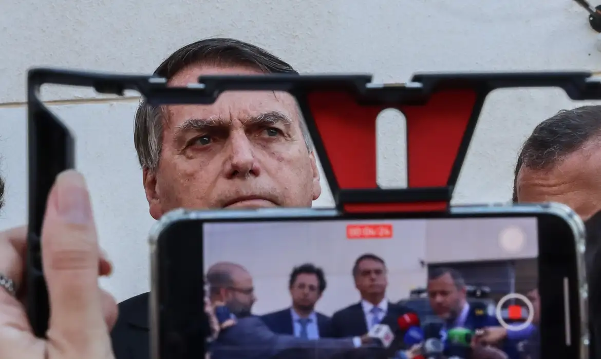 PGR denuncia Bolsonaro