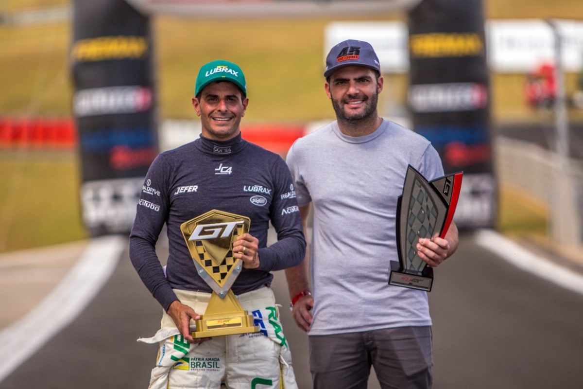 391519_968415_be64d046_65e0_49d9_9477_dfa0b713fbc5-1