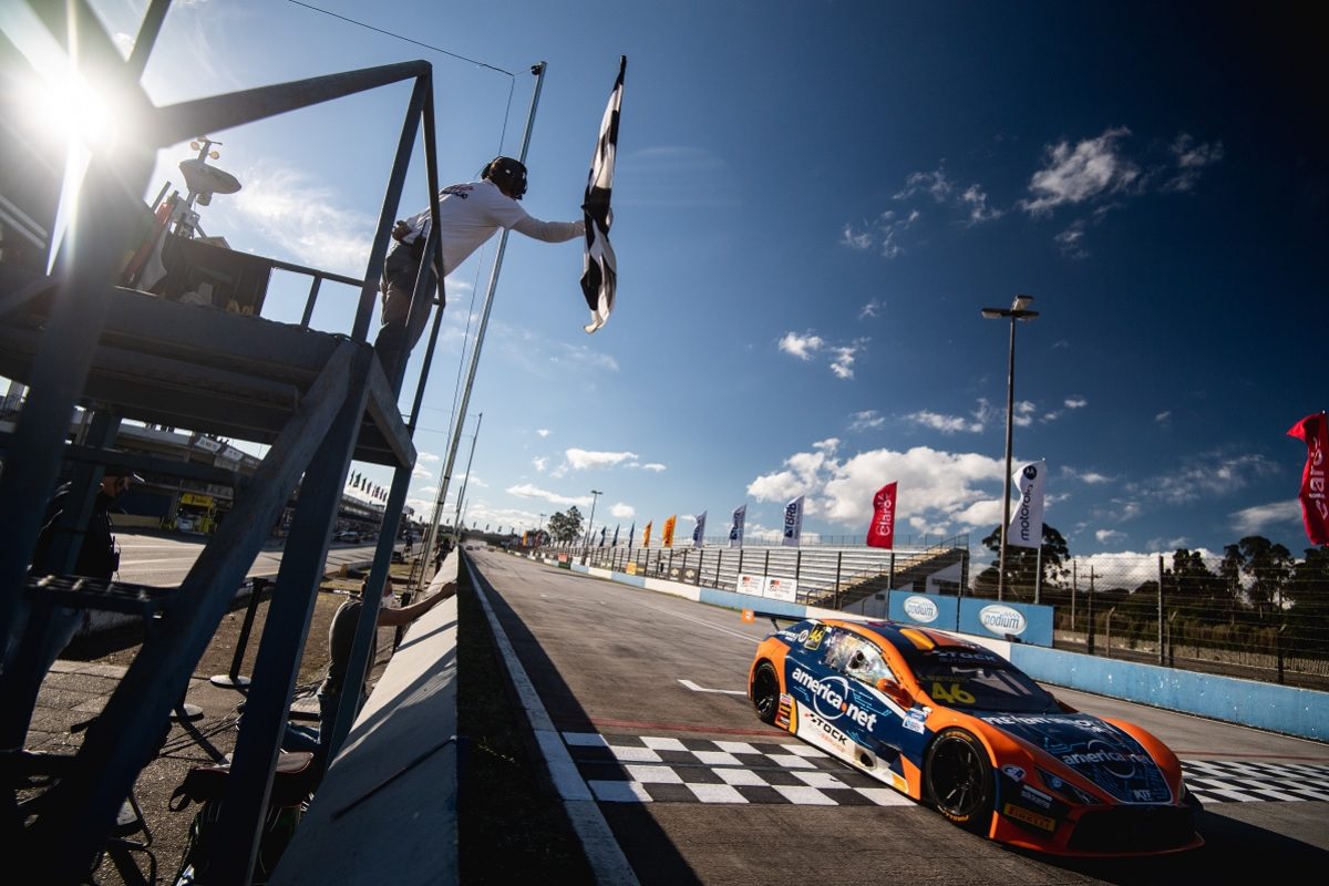 395084_978791_06_stockcar2021_victoreleuterio_curitiba_042806-1