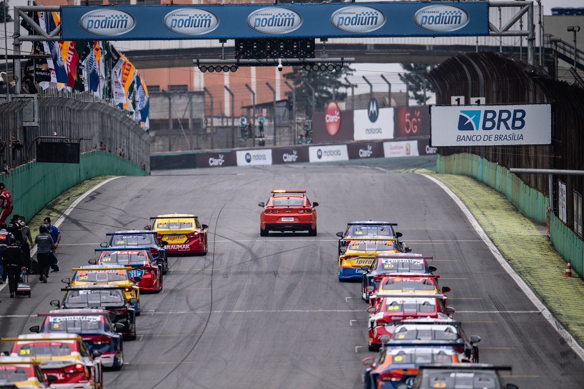 398763_989781_02_stockcar2021_victoreleuterio_interlagos_051020__3_-1