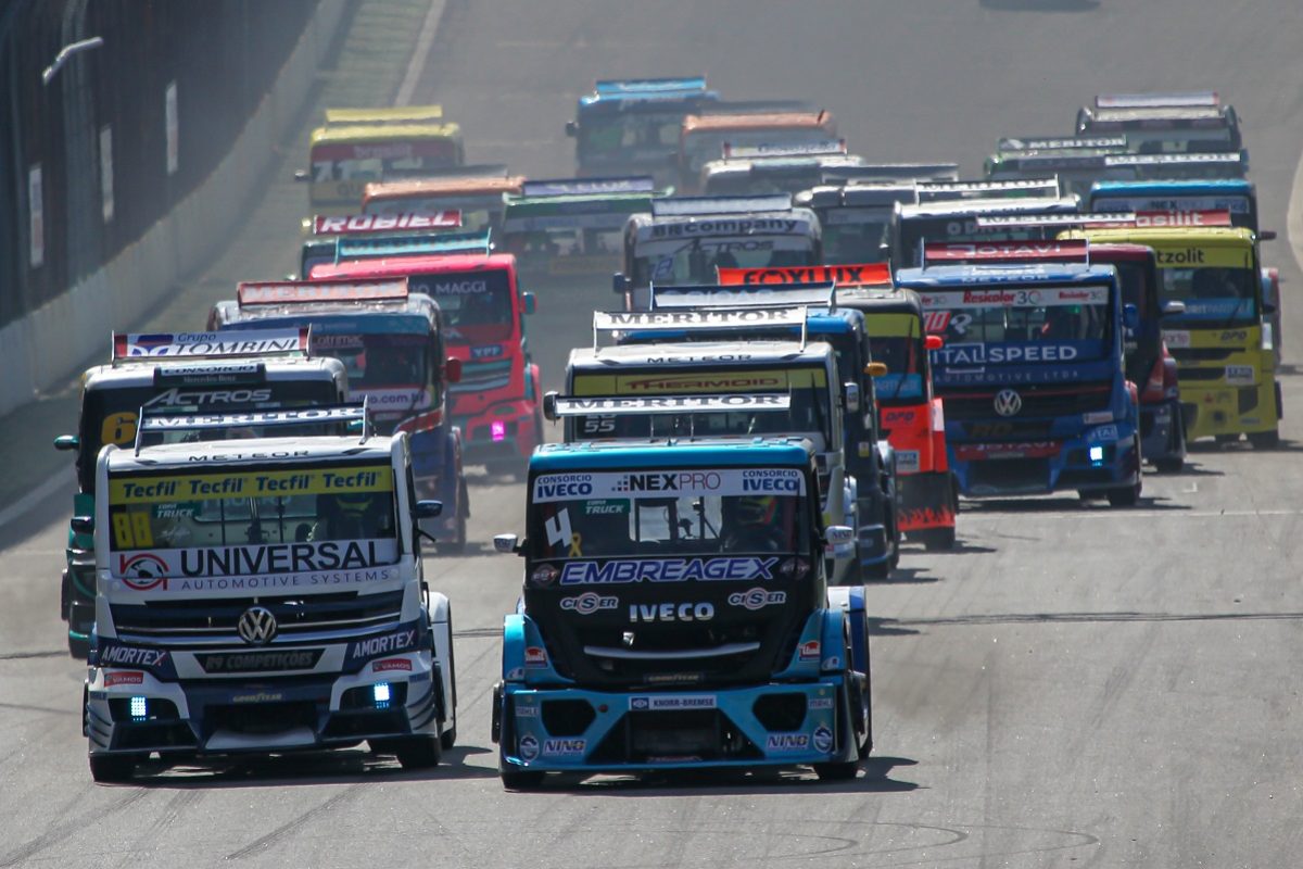 407556_1015387_52042549102_5313887dd1_o-2