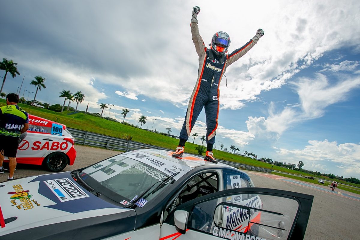 419535_1050422_c4_luciano_santos_sigcom__32_-1