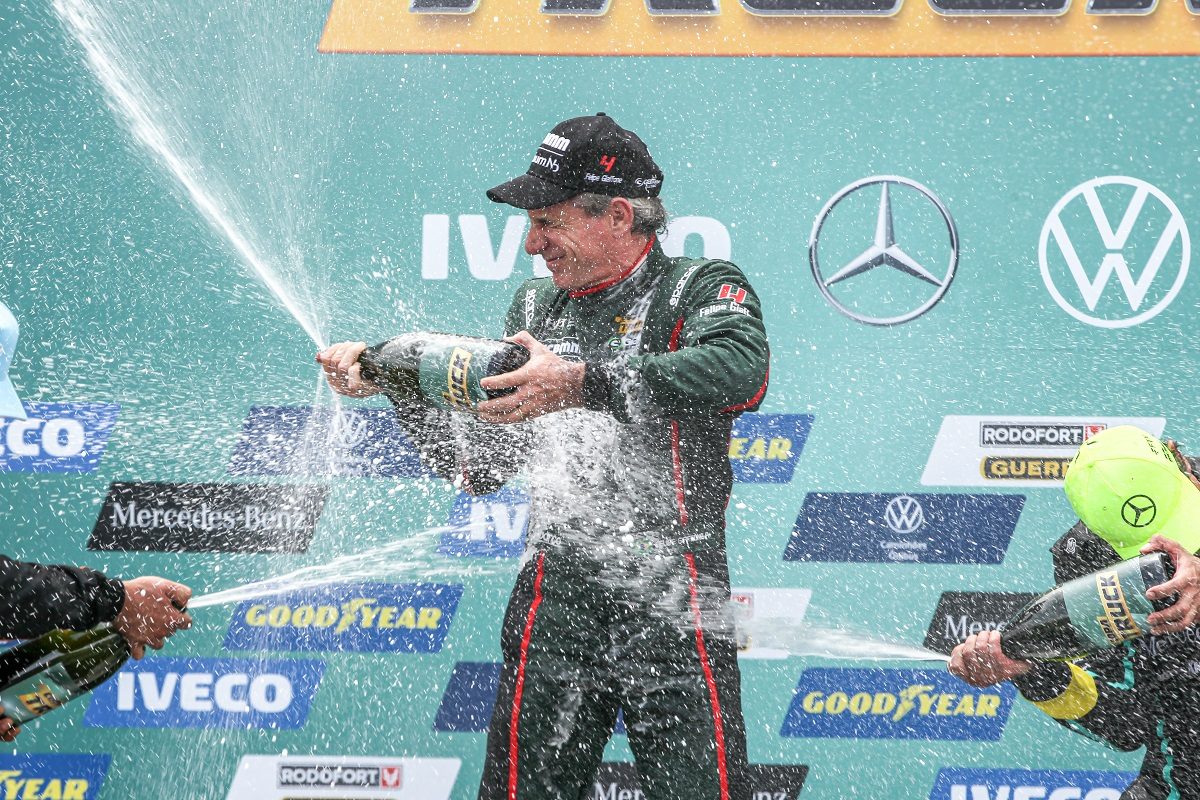 419845_1051351_au5z9956-1