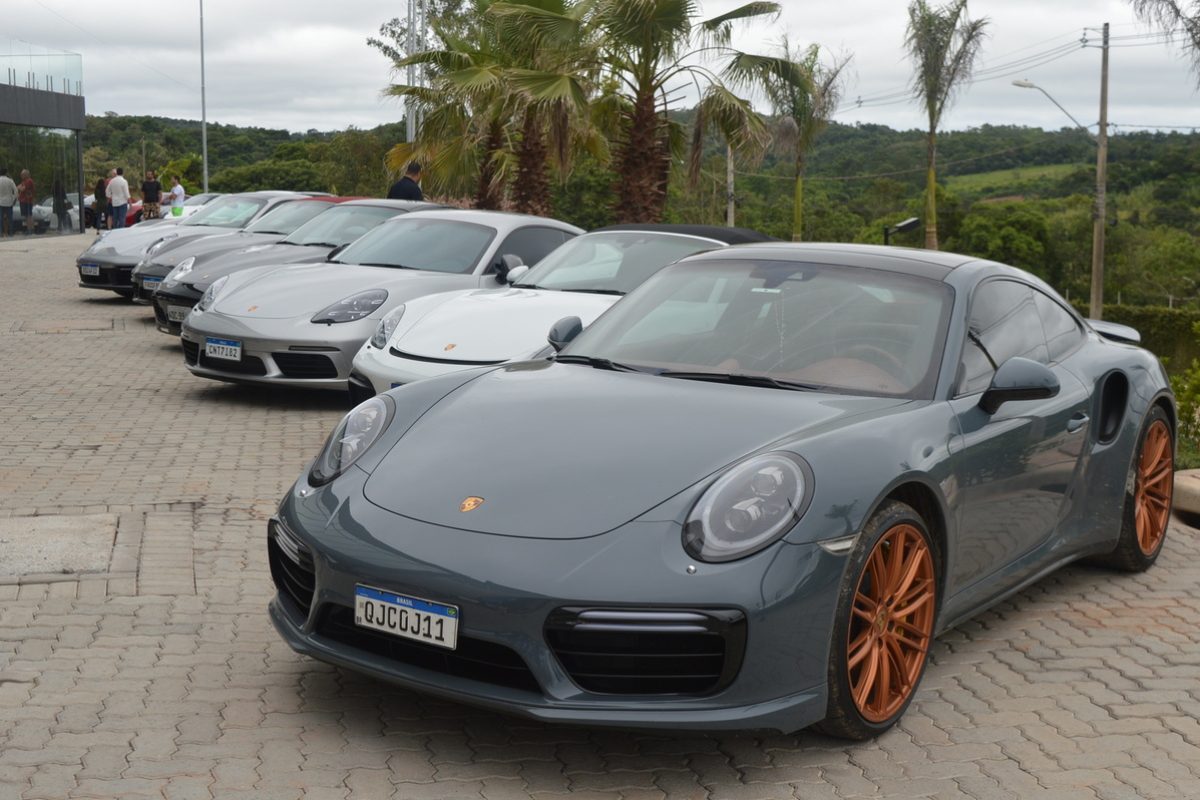 432549_1091077_3___dream_car_museum