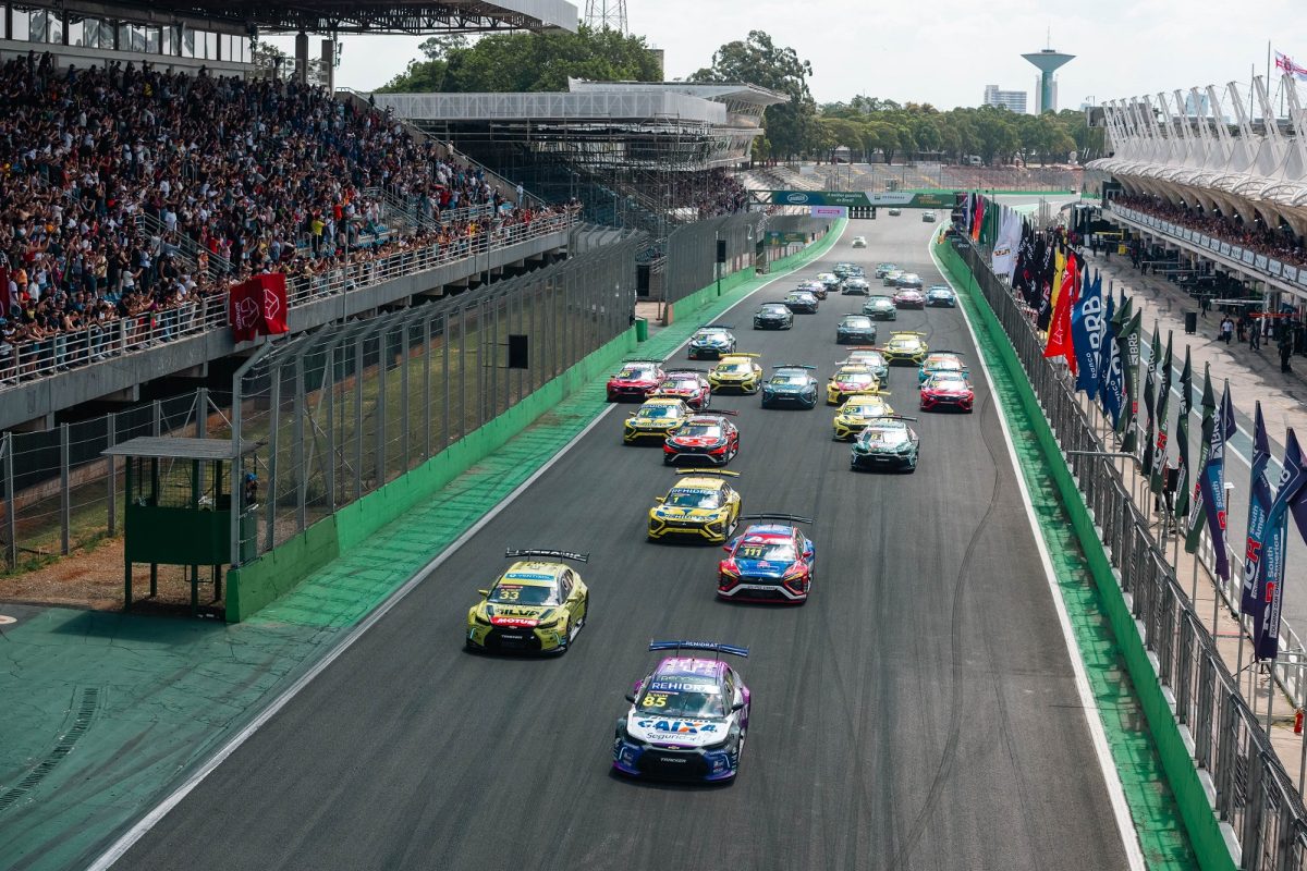 Largada da última etapa, em Interlagos (Foto: Luis França/ Grupo Veloci)