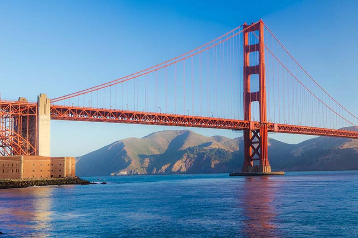 75243-LOVE-IS-IN-THE-AIR-1