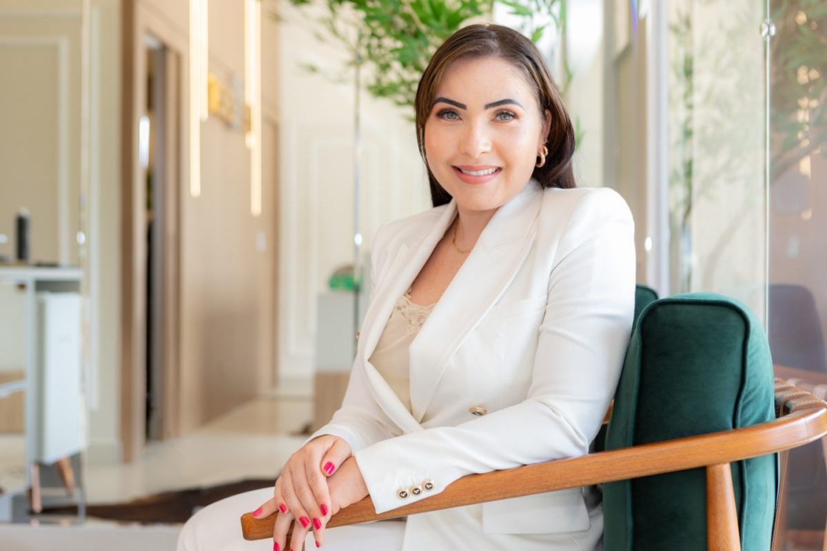 A-empresaria-Patricia-Julietti-inaugura-a-Clinica-Reallaser-na-tarde-de-terca-feira-21-de-marco-numa-sunset-para-convidados.-e1679335446631-1