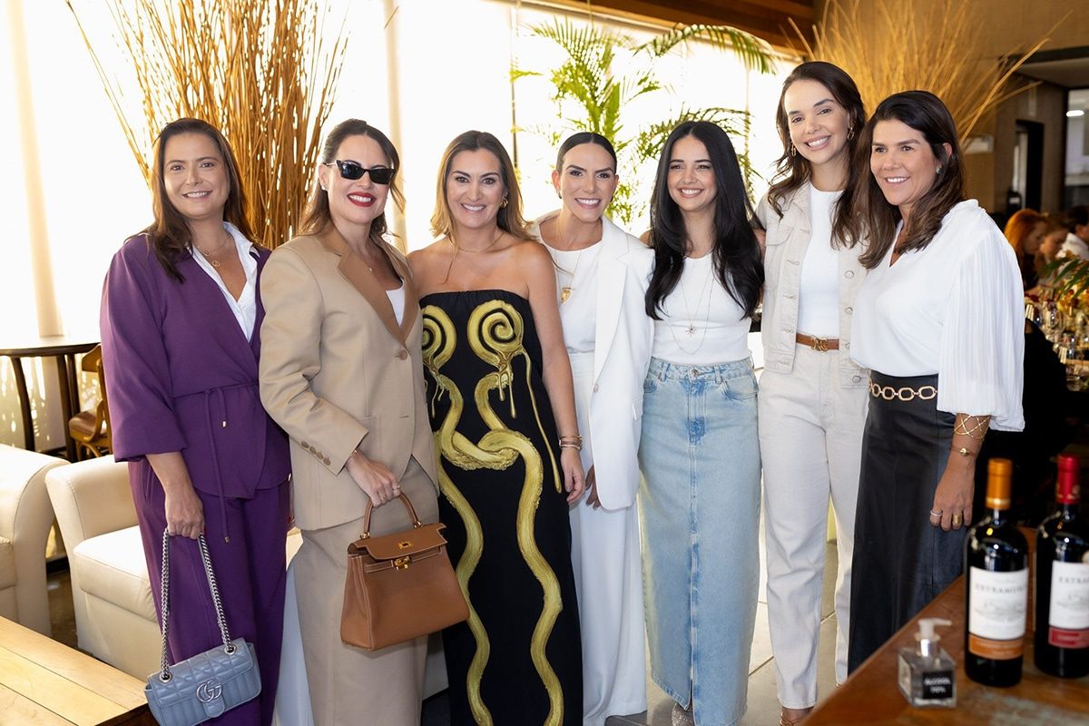 Aline-Guedes-Emmanuele-Louza-Paula-Rottes-Gina-Facuri-Camila-Roriz-Amanda-gomes-e-Flavia-Gouveia