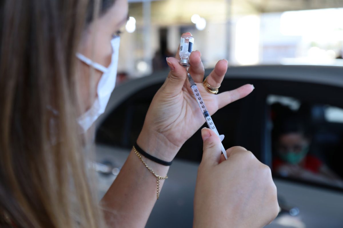 Aparecida-de-Goiania-comeca-a-vacinar-moradores-a-partir-de-35-anos-1