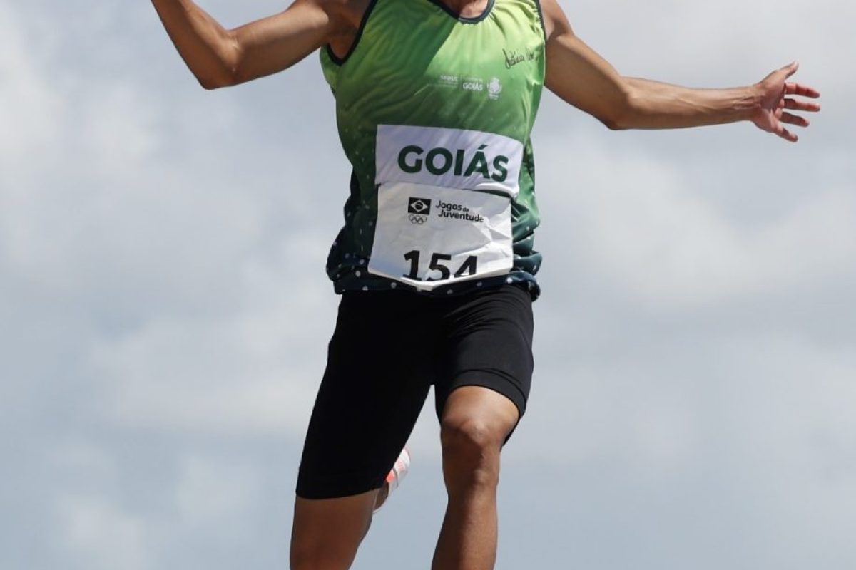 Atletismo-Francisco-Joaquim-Oliveira-levou-ouro-no-salto-em-distancia-1-1