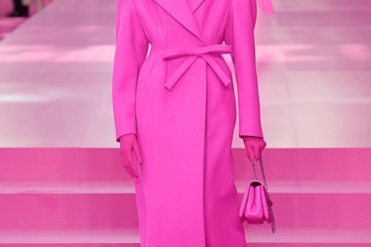 Barbiecore-Valentino-1