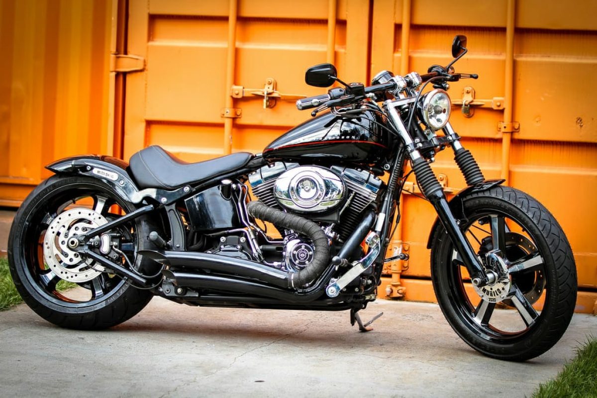 Black-Line-Harley-Davidson-1