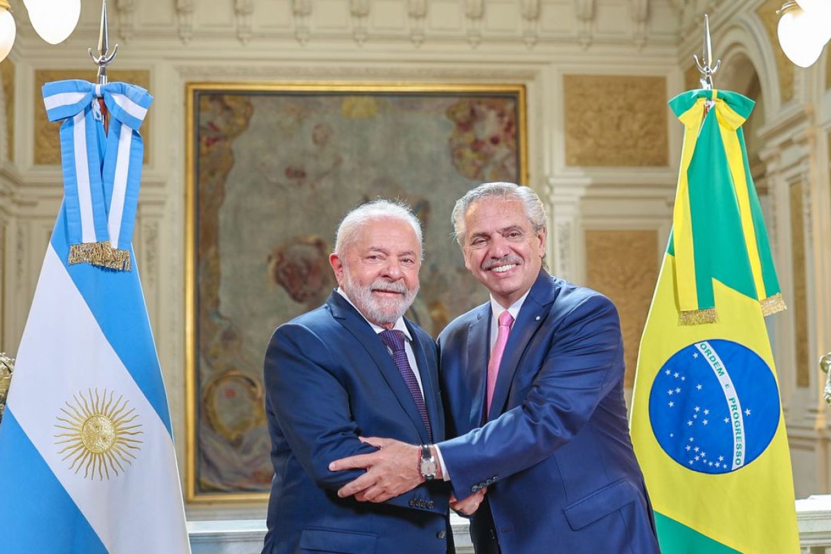Brasil-e-Argentina-estudam-criar-moeda-unica-1