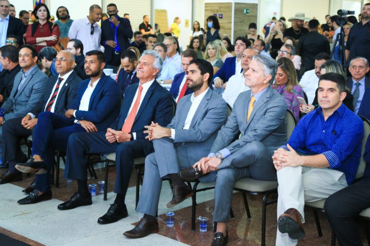 Caiado-reforca-potencial-da-moda-goiana-2-1