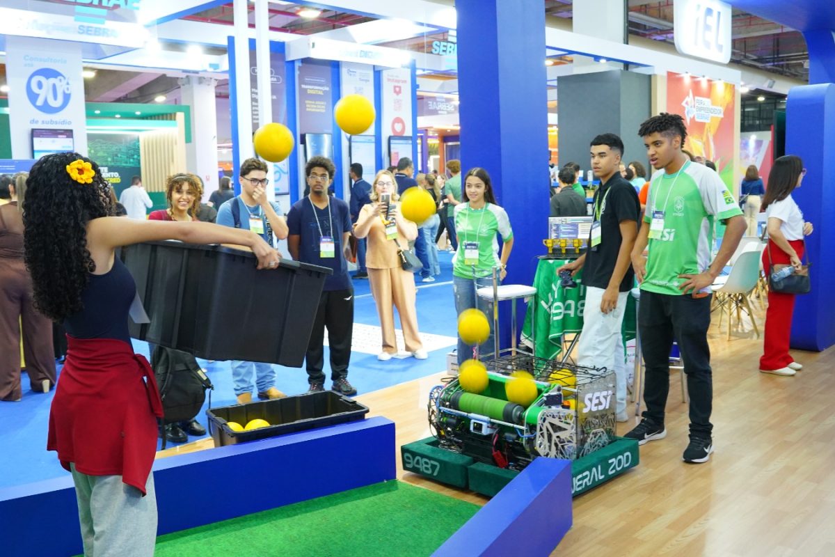 A FICCA Goiás apresenta soluções tecnológicas para a indústria, o comércio e o agronegócio, incluindo inteligência artificial, automação logística, equipamentos para energia solar e ferramentas de gestão empresarial
