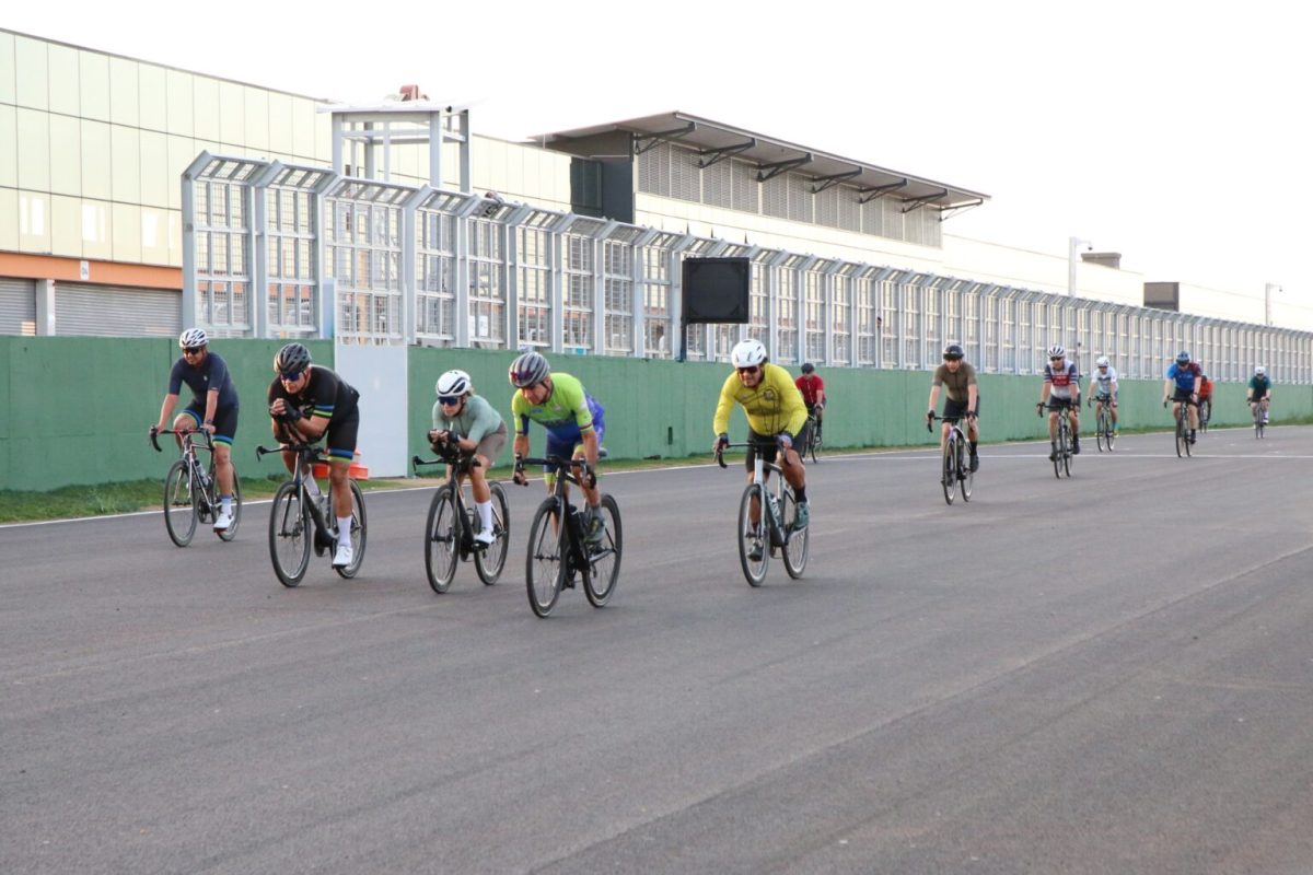 Autódromo de Goiânia volta a receber ciclistas às terças, quintas e sábados, das 5 horas às 8h30, após a renovação do asfalto (Foto: Mantovani Fernandes)