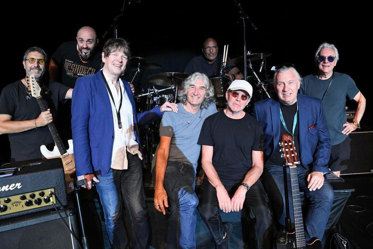 Dire-Straits-Legacy-1