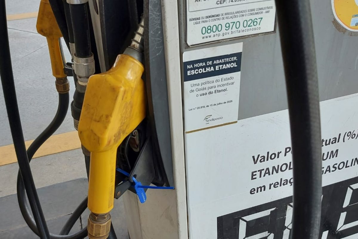 Governador-Ronaldo-Caiado-anuncia-reducao-da-aliquota-do-ICMS-do-etanol-para-1417-1-1