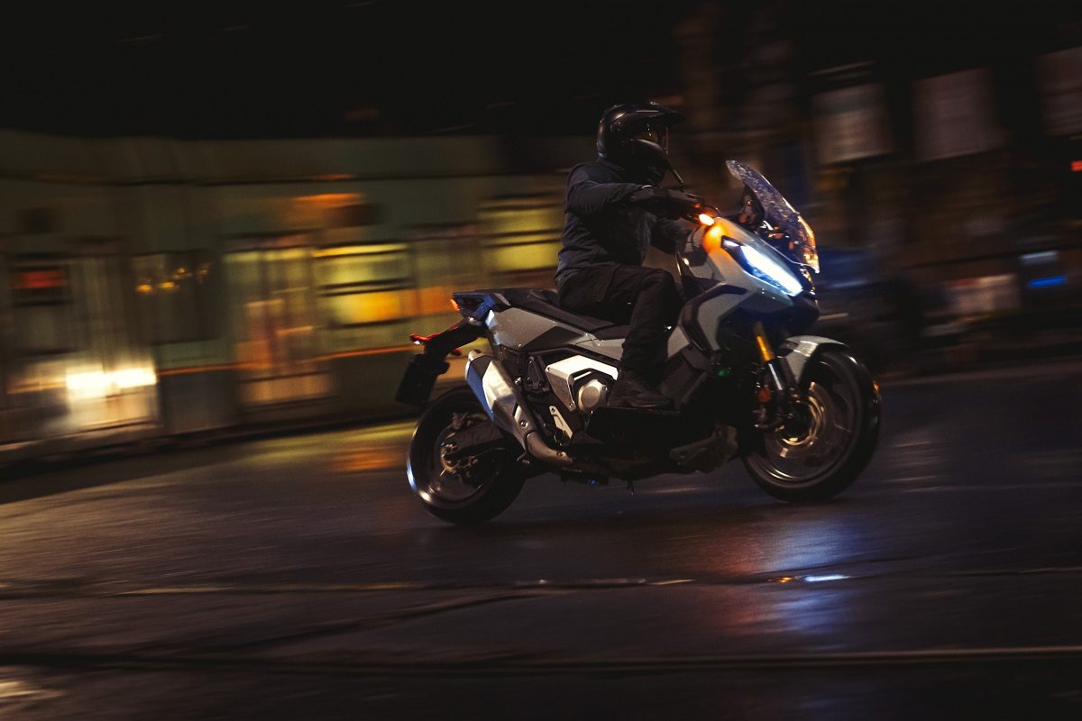 Honda-X-ADV-2022_MOVIMENTO_-28-1