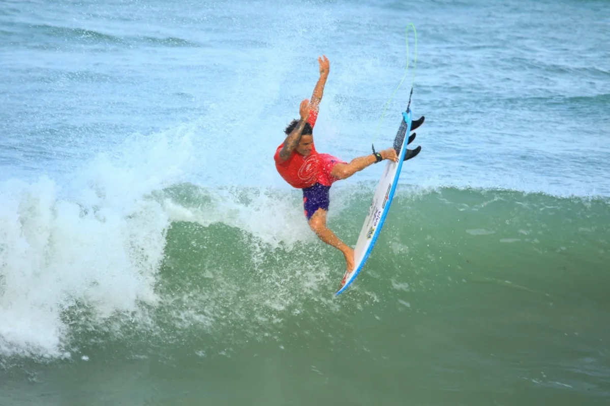 ItaloFerreira_CircuitoBBdeSurfNatal_AlekoStergiou-0-1