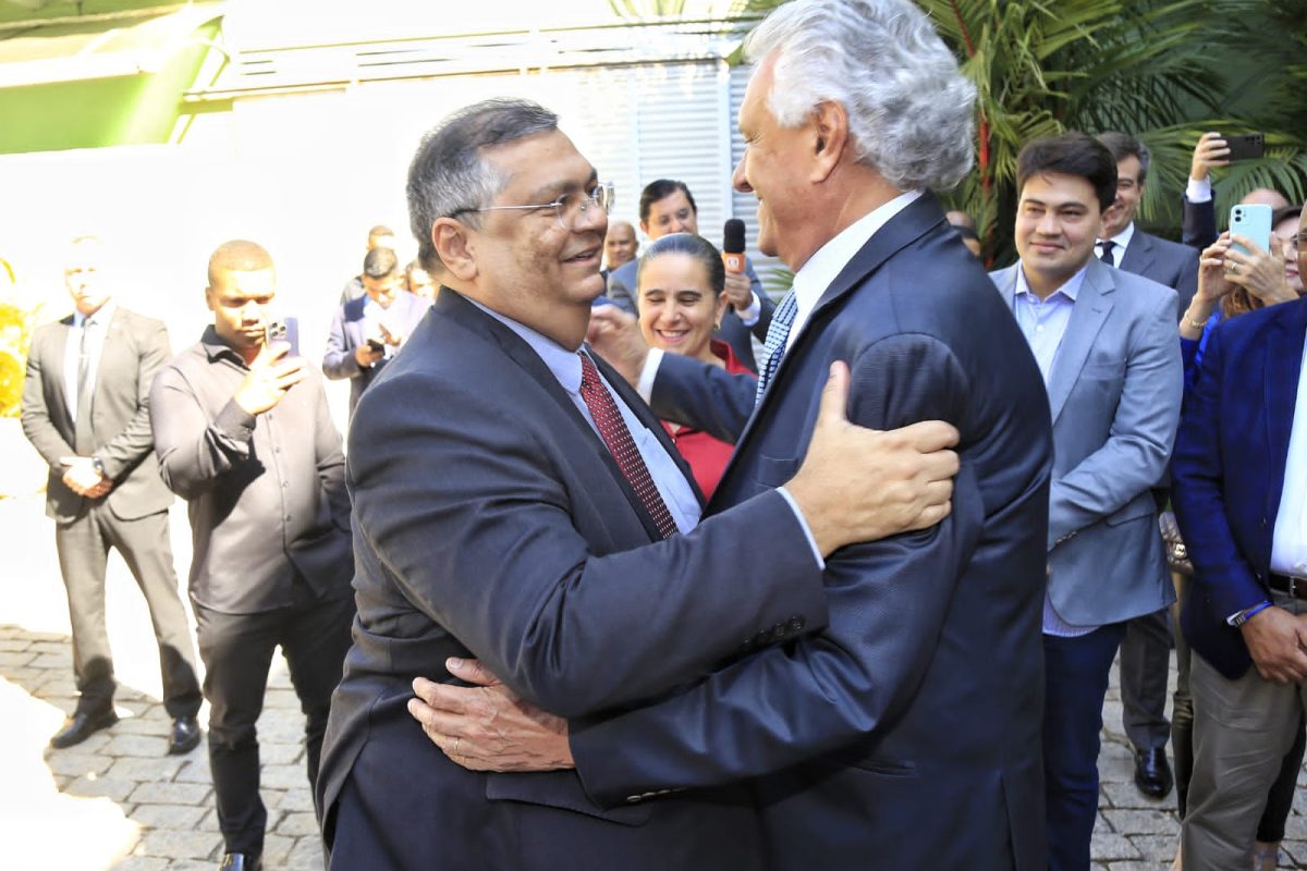 Ministro-Flavio-Dino-destaca-boa-avaliacao-do-governo-de-Ronaldo-Caiado-1