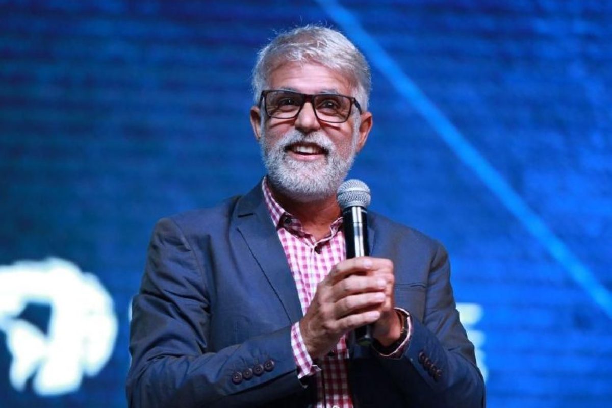 O-palestrante-Claudio-Duarte-FOTO-e-a-Banda-Casa-Worship-estarao-no-Auditorio-Videira-Praca-da-Biblia-dia-14-02-1-1