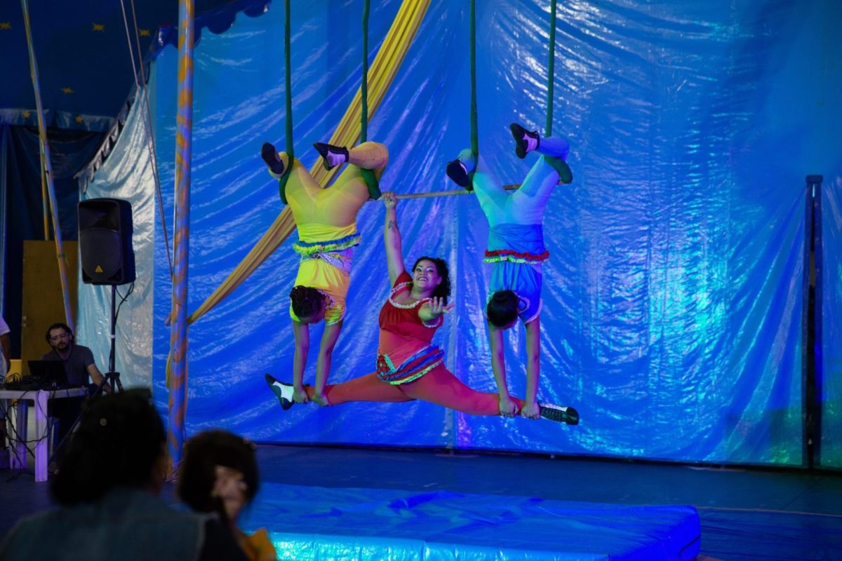 Oficina-de-circo-e-expressoes-scaled-1