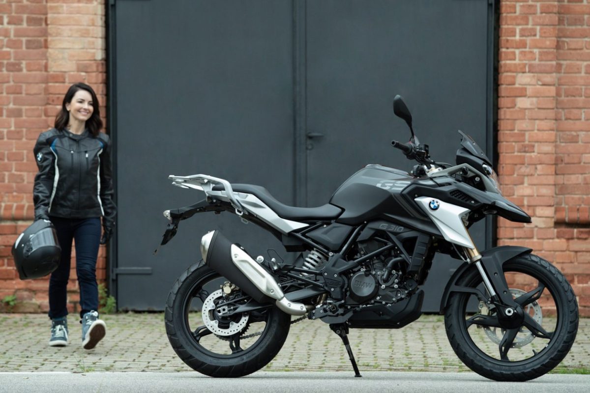 P90544779_highRes_bmw-g-310-gs-03-2024