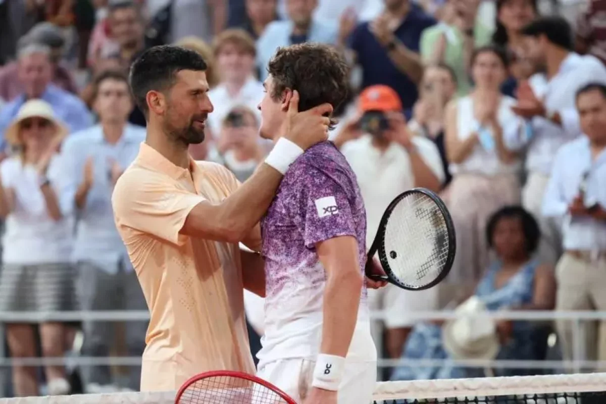 João Fonseca vence Djokovic de virada e alcança feito histórico em Roland Garros
