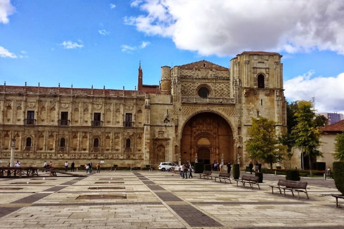 Parador-de-Leon-o-hotel-mais-espetacular-do-Caminho-1-1-1