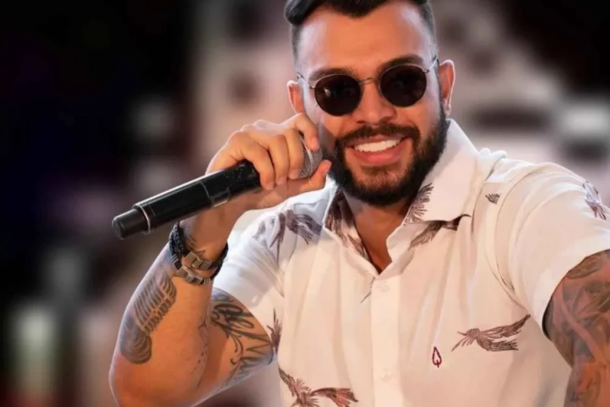 Thiago Brava estreia no teatro com espetáculo que combina humor, música e histórias dos bastidores da carreira em Goiânia. (Foto: Reprodução)