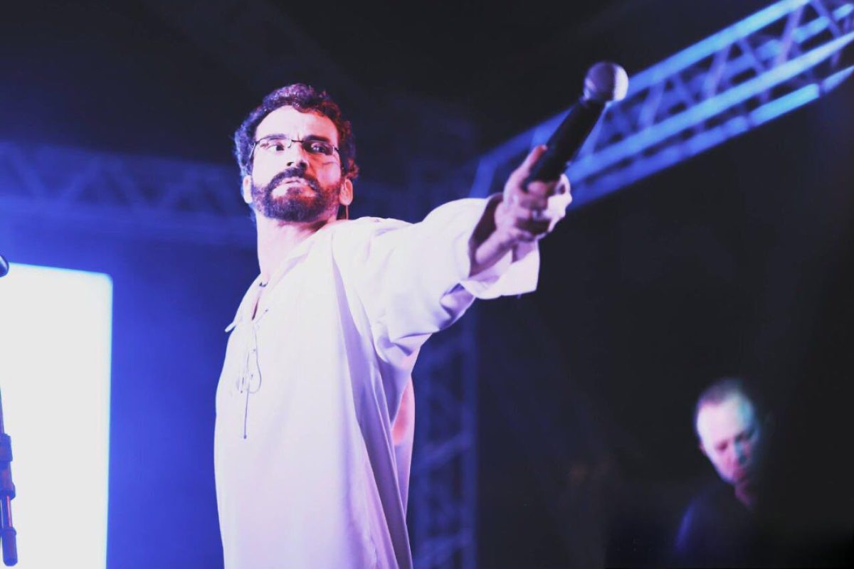 Renato Russo será homenageado em Goiânia com o show “30 anos sem Renato Russo”, que reúne canções da Legião Urbana no Canevas Pub. (Foto: Daniel Moreira)