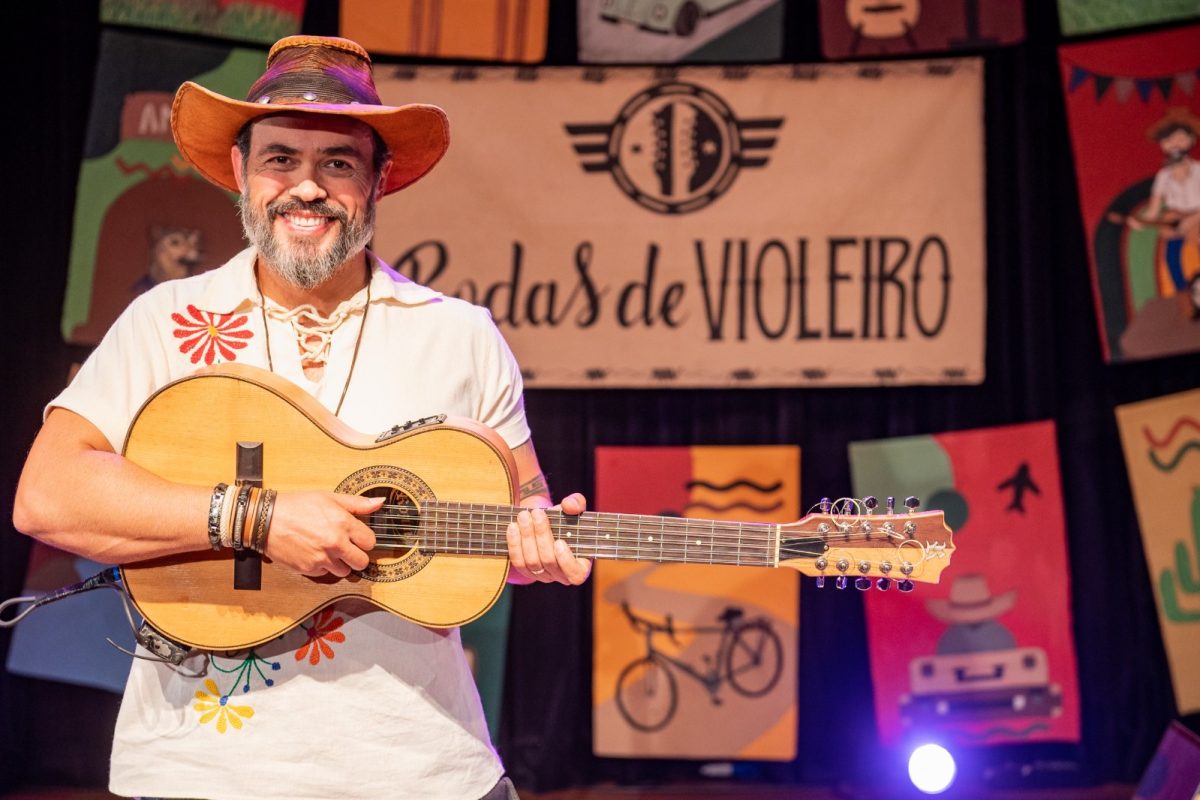 Almir Pessoa apresenta o espetáculo In Concert, neste sábado (17), no Teatro Goiânia, com viola caipira, quarteto de cordas e elementos da música clássica e contemporânea. (Foto: Divulgação)