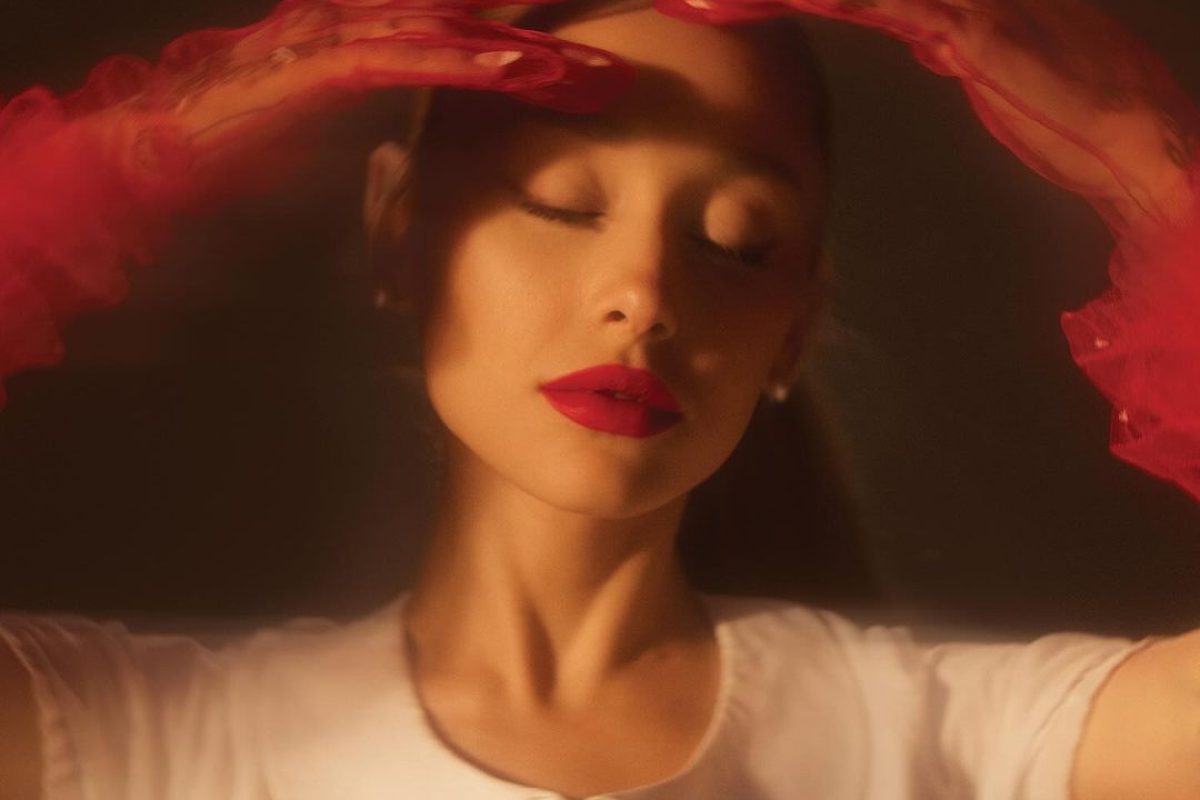 ariana-grande-2 ariana-grande-2