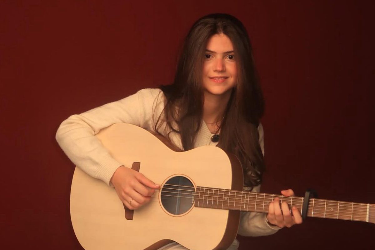 Bia Lasmar clipe Coração de Barro
