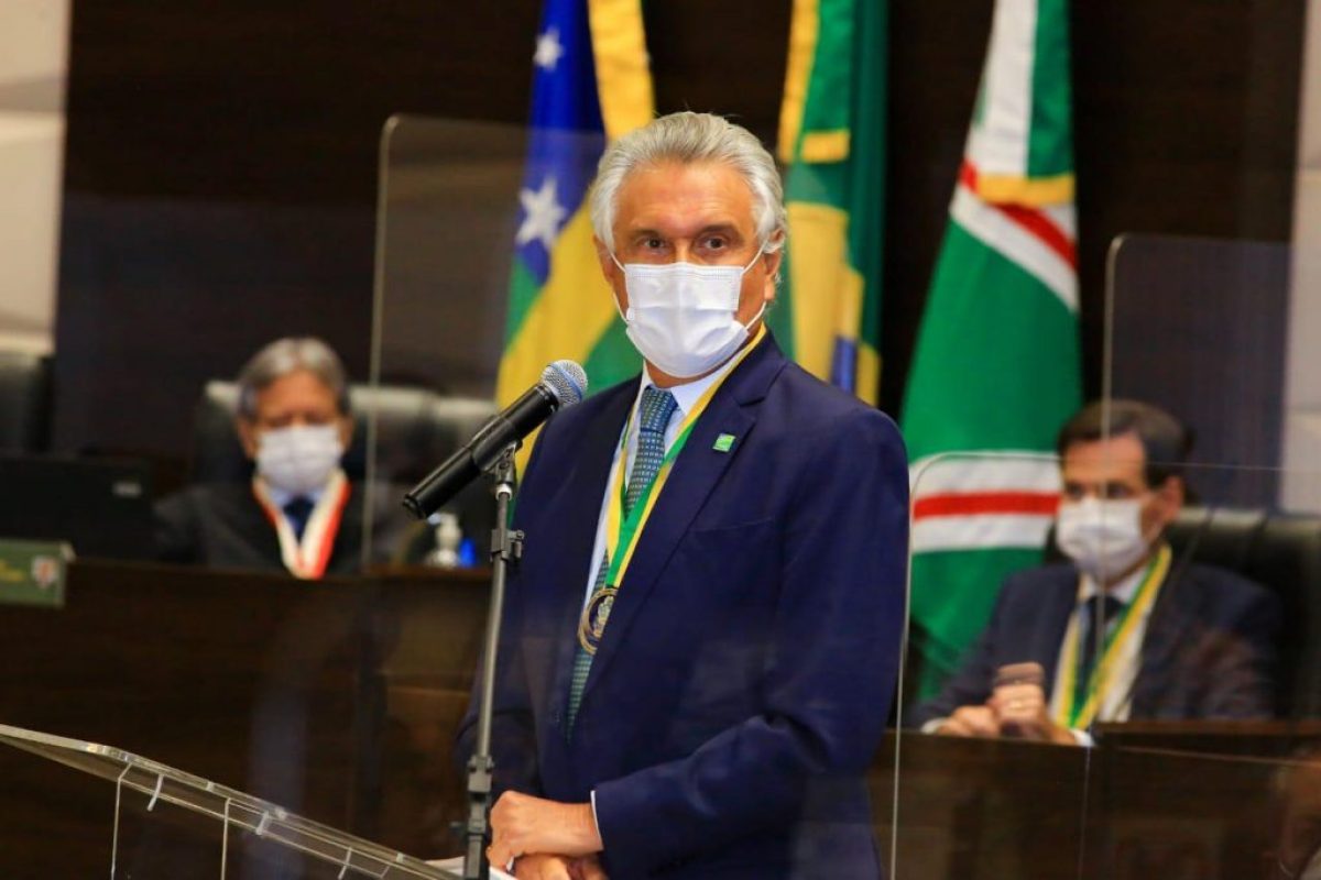 caiado-e-homenageado-TJGO-1024x682-1